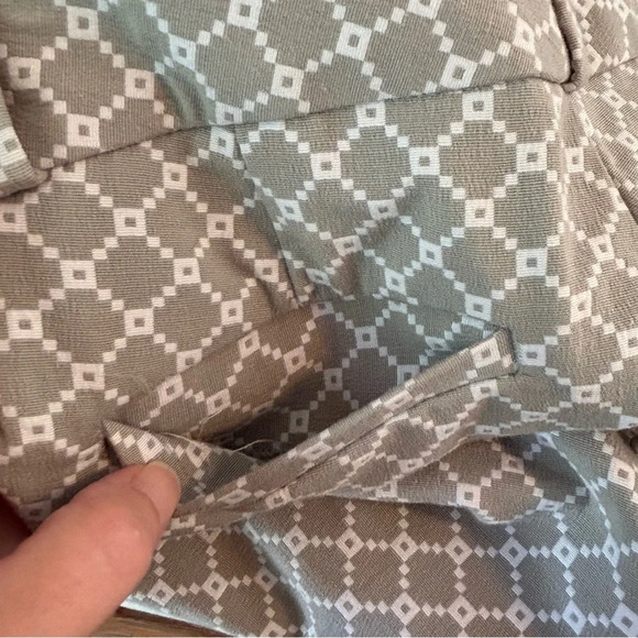 Banana Republic Hampton Pant Women 4P Gray White Geometric Print Crop Dress Pant - Picture 13 of 13